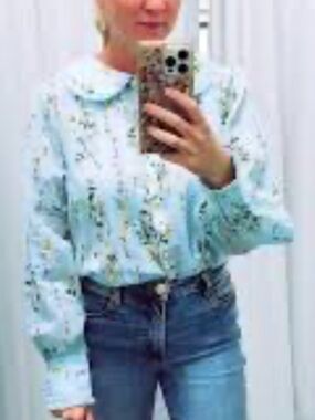Olivaceous Womens Dainty Blue Floral Pintuck Lace Trim Button Down Blouse. Sz M